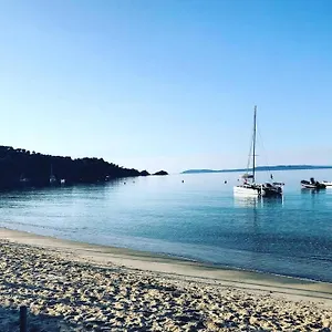 magnifique-studio-a-50m-de-la-plage-de-cavaliere.fr-provencehotel.com/