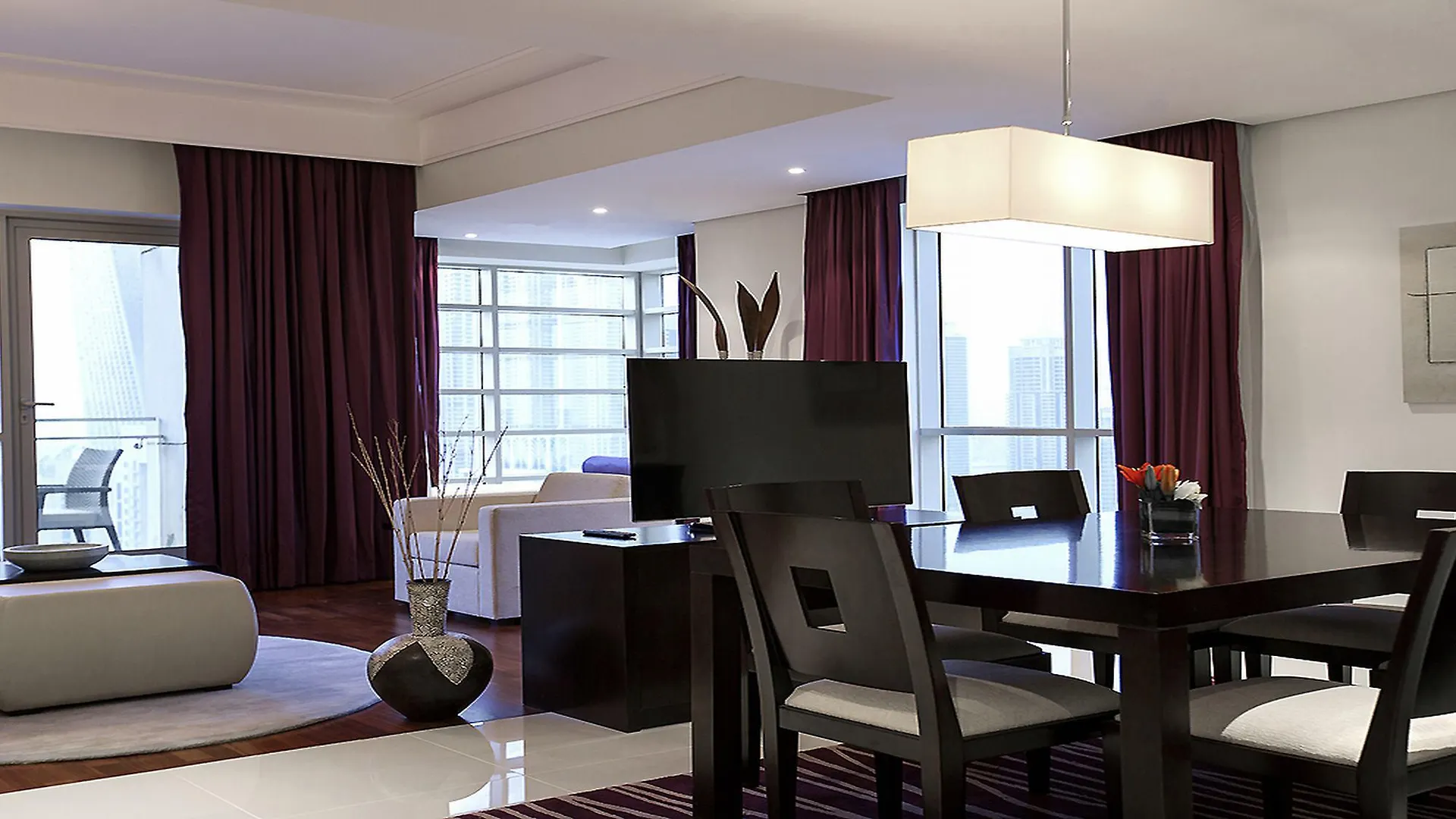 Pullman Jumeirah Lakes Towers Hotel y Residencia Dubái
