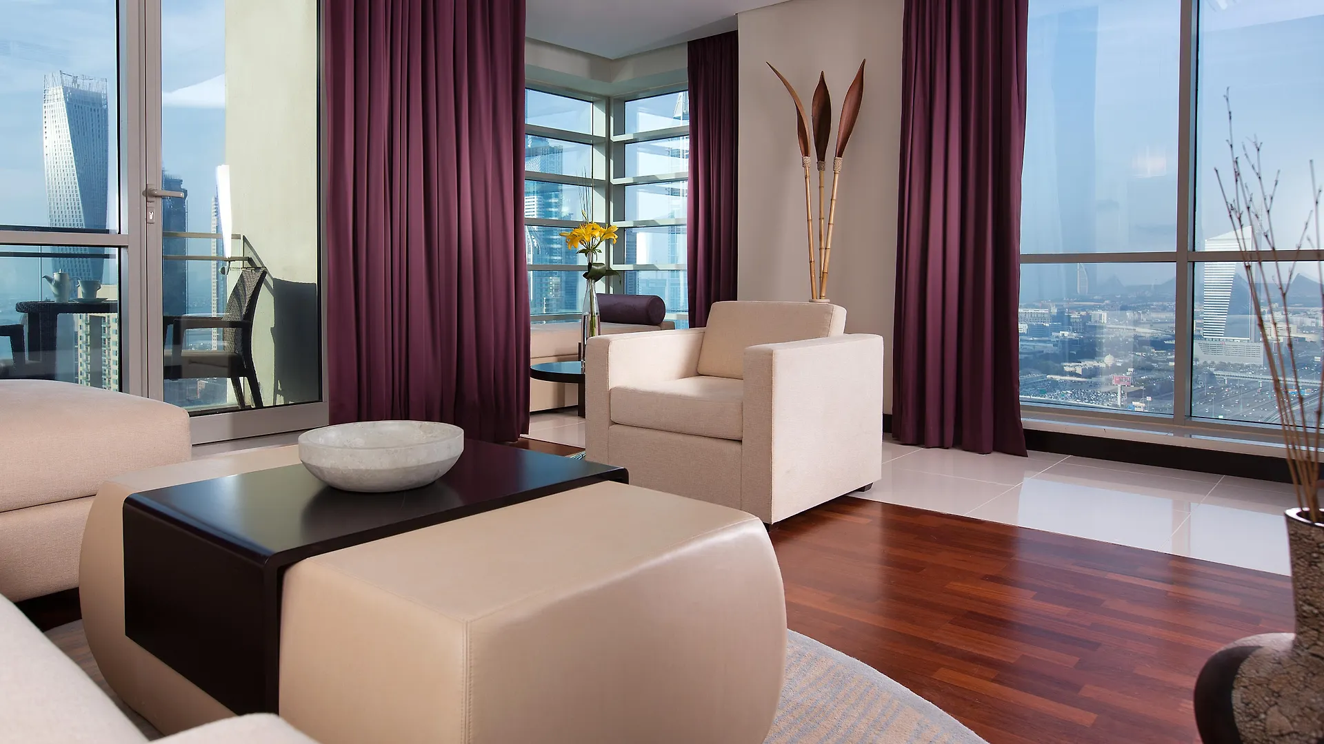 Pullman Jumeirah Lakes Towers Hotel y Residencia Dubái