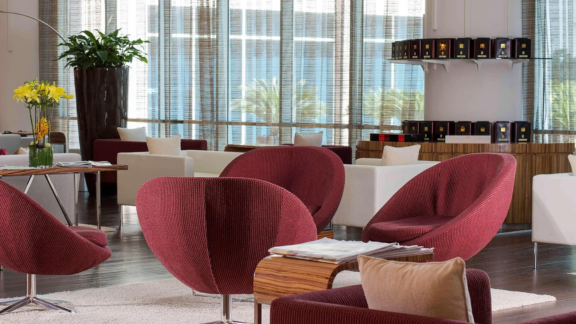 Pullman Jumeirah Lakes Towers Hotel y Residencia Dubái 5*,