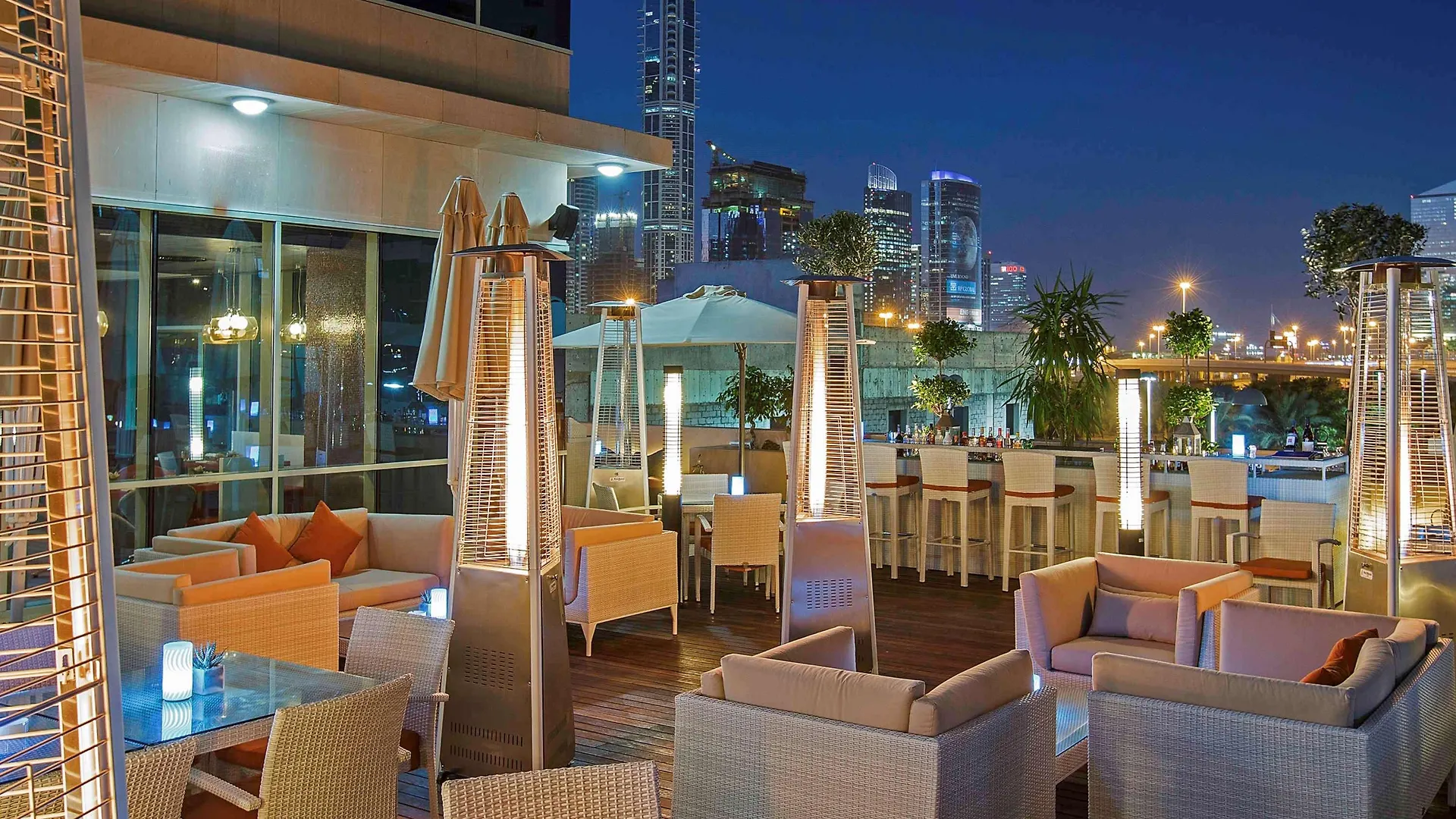 Pullman Jumeirah Lakes Towers Hotel y Residencia Dubái