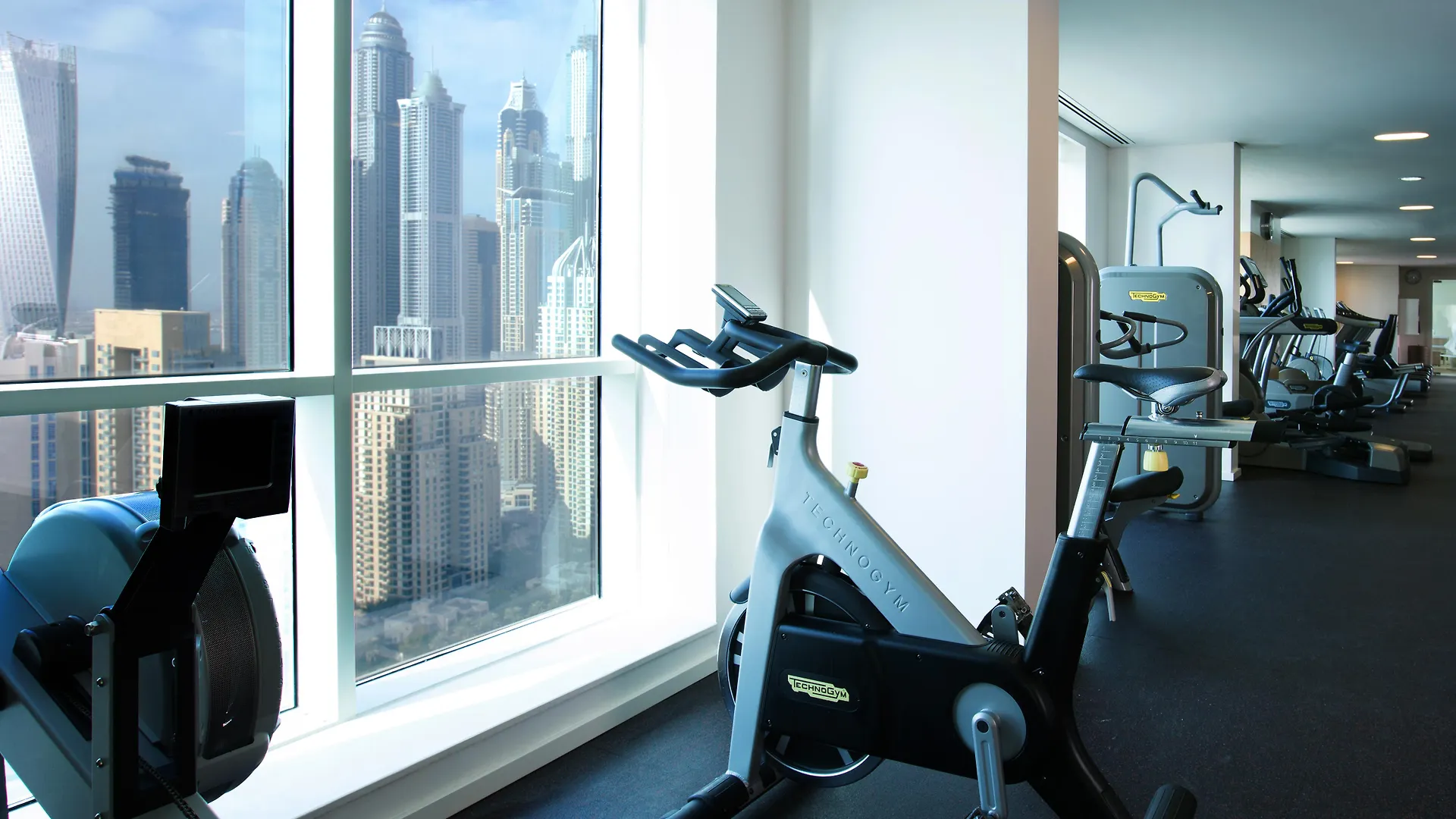 Pullman Jumeirah Lakes Towers Hotel y Residencia Dubái 5*,