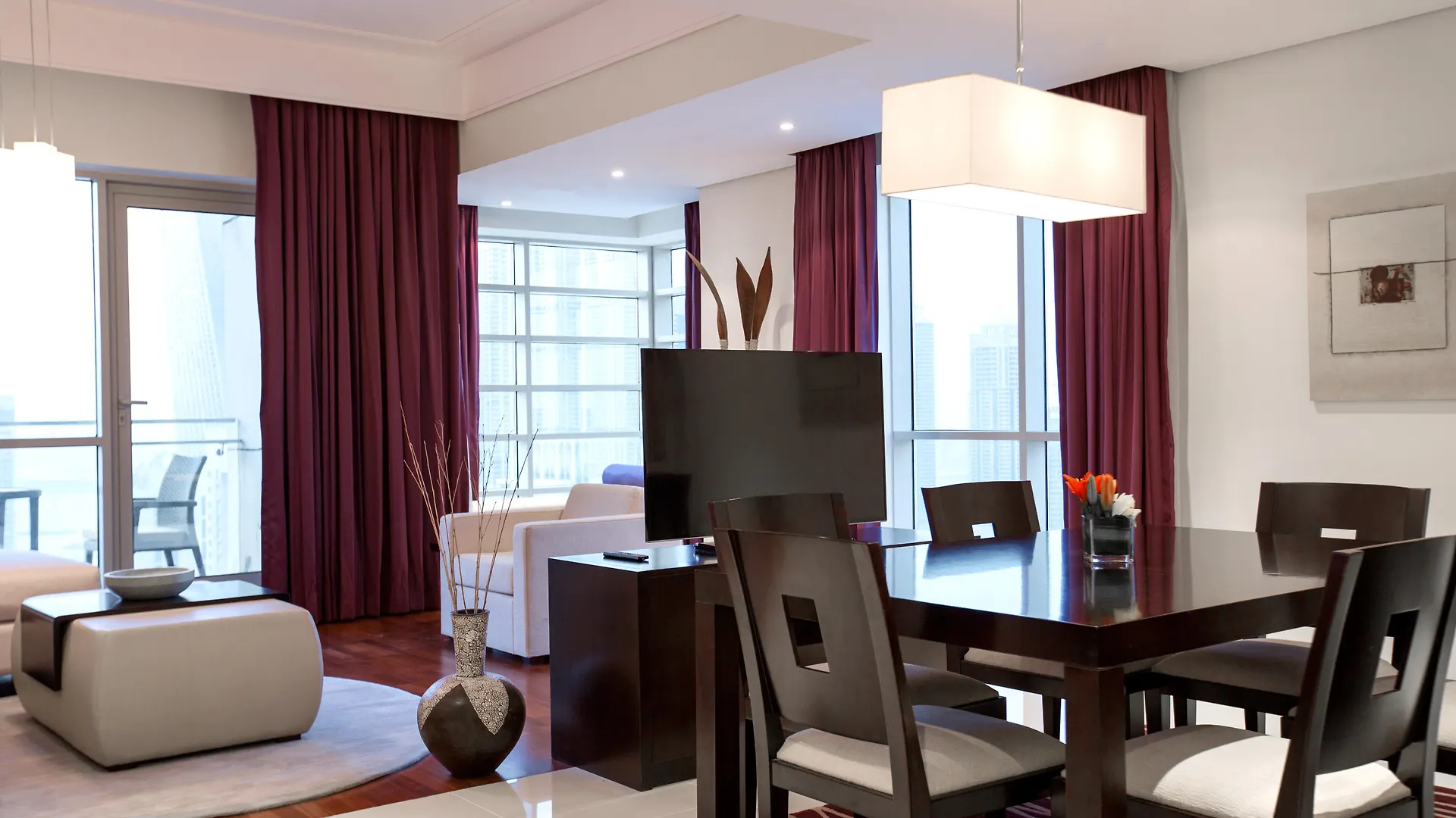 Pullman Jumeirah Lakes Towers Hotel y Residencia Dubái Emiratos Árabes Unidos