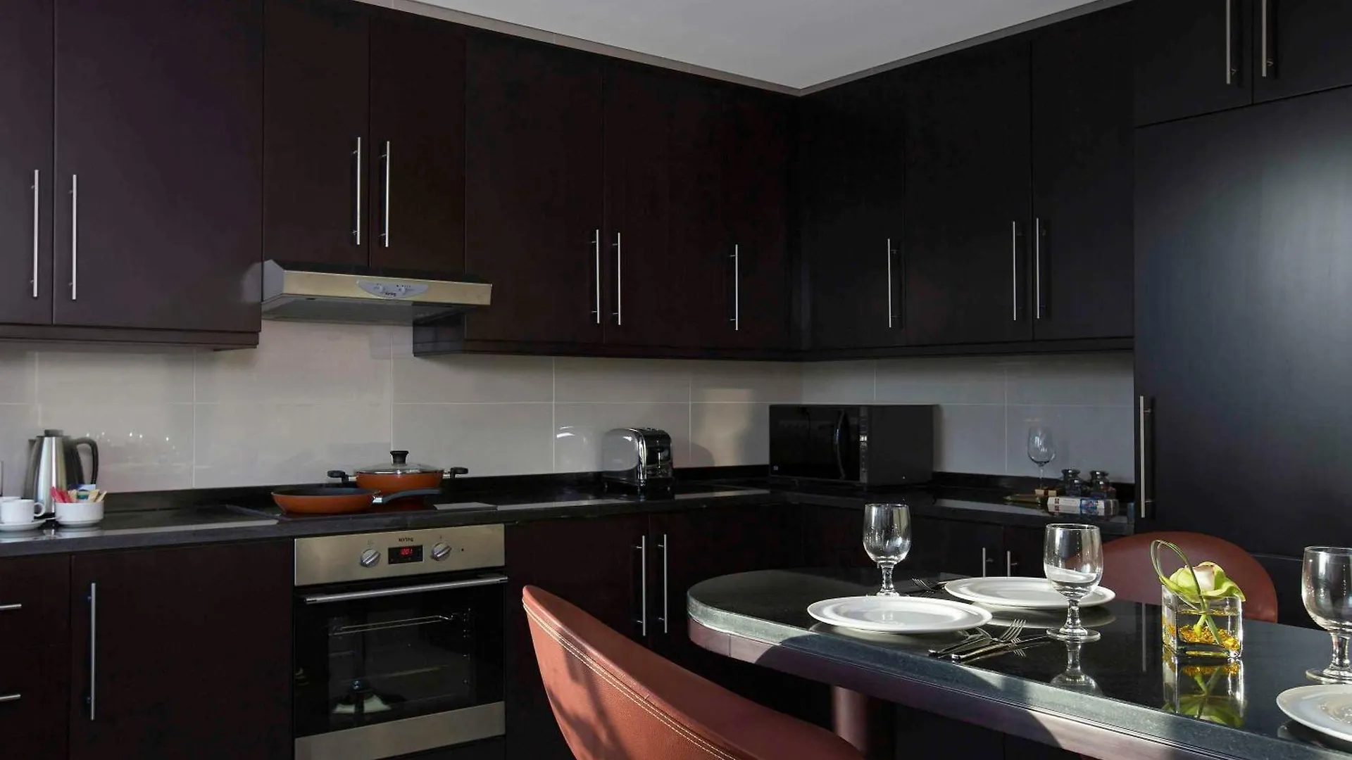 Pullman Jumeirah Lakes Towers Hotel y Residencia Dubái
