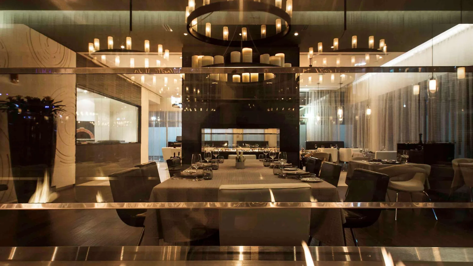 Pullman Dubai Jumeirah Lakes Towers